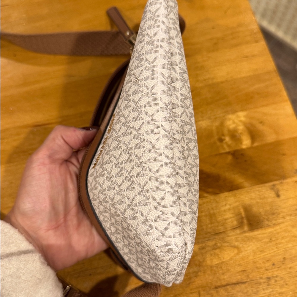 Michael Kors Tan and Cream Belt Bag - Picture 7 of 8